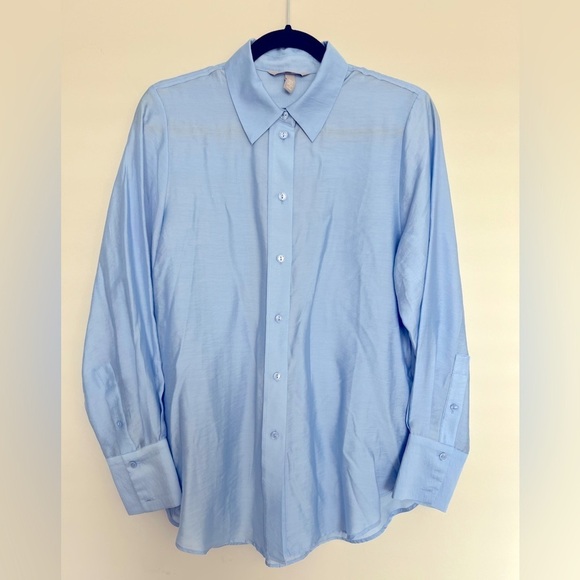 🍭 H&M Light Blue button down shirt Size XS - Picture 1 of 4
